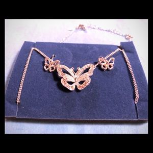 Butterfly 🦋 Necklace & Earrings Gift Set NIB